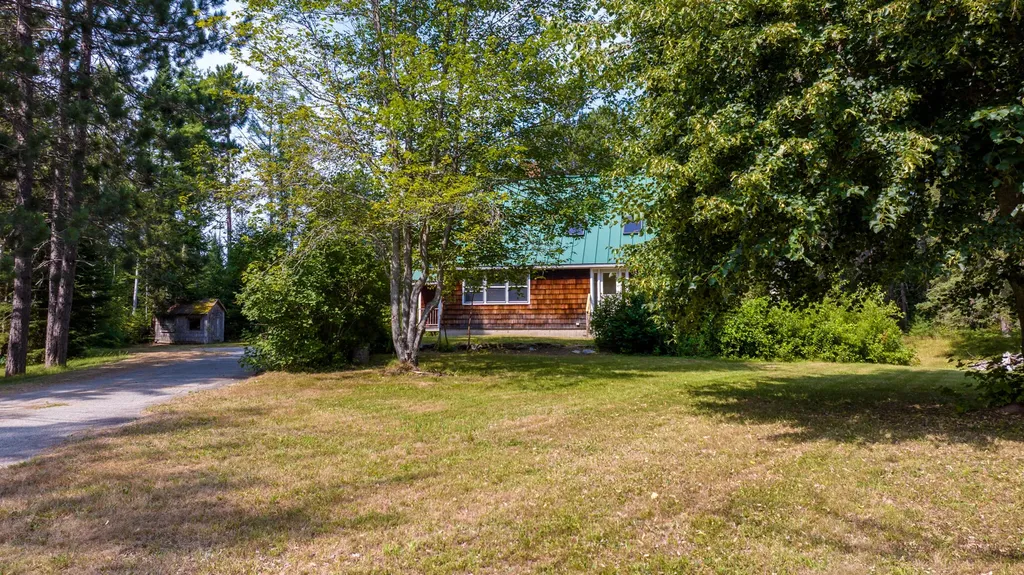 27 Peabody Road Eustis ME 04936