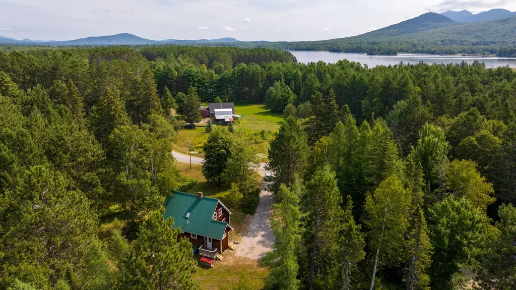 27 Peabody Road Eustis ME 04936