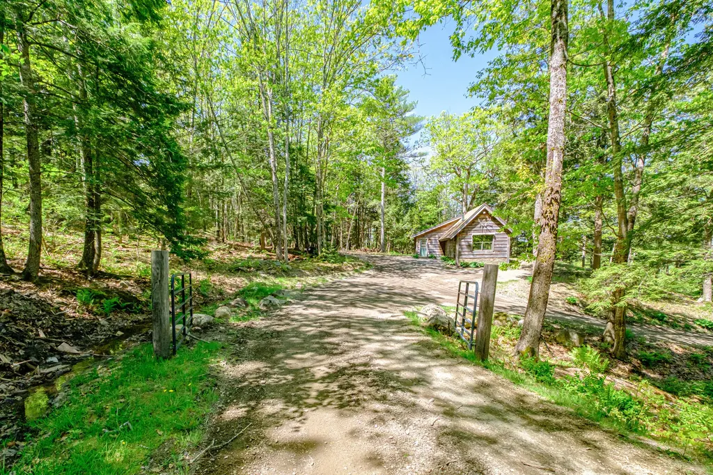 543 B Middle Road Dresden ME 04342