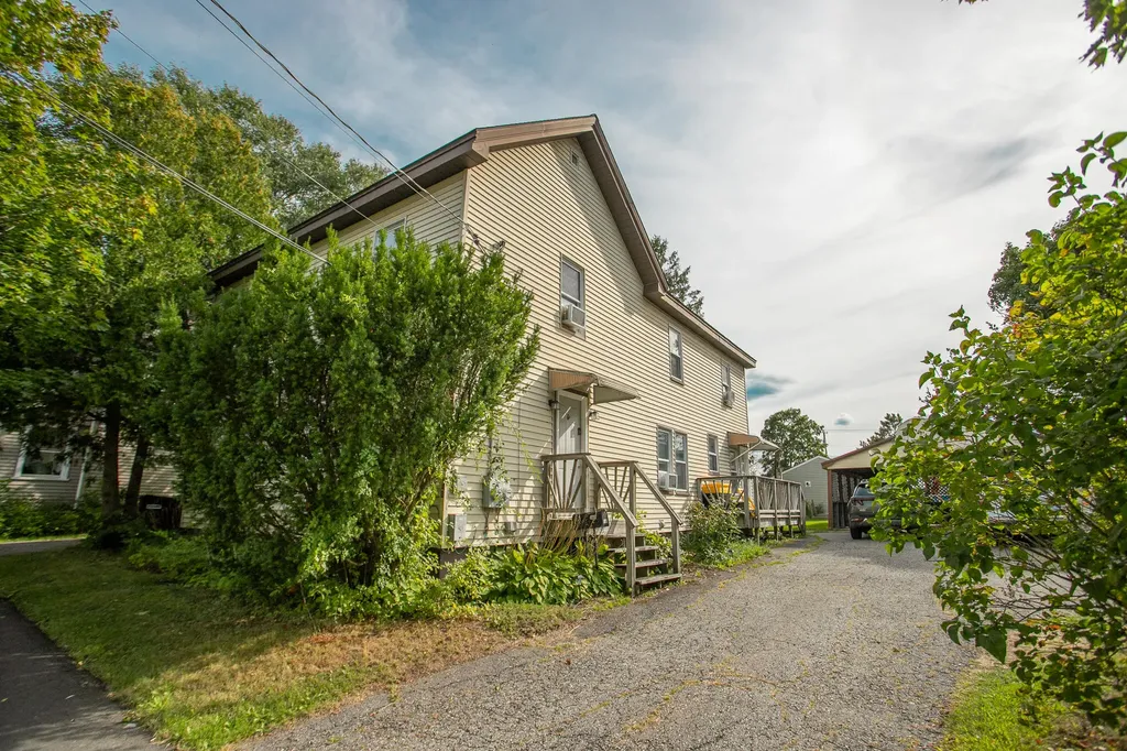 146-148 Lincoln Street Bangor ME 04401