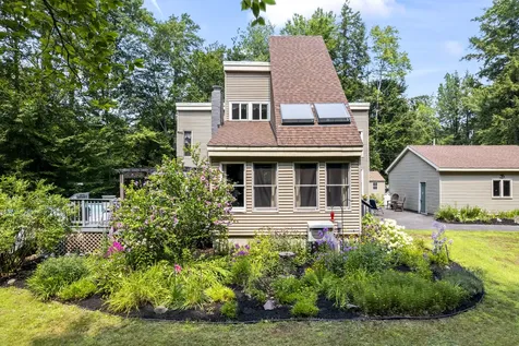 14 Mertie Drive Buxton ME 04093