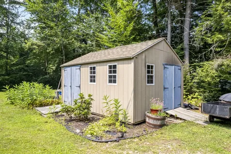 14 Mertie Drive Buxton ME 04093