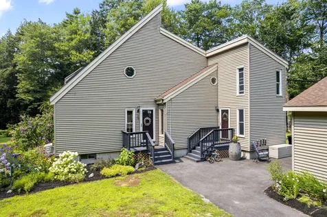 14 Mertie Drive Buxton ME 04093