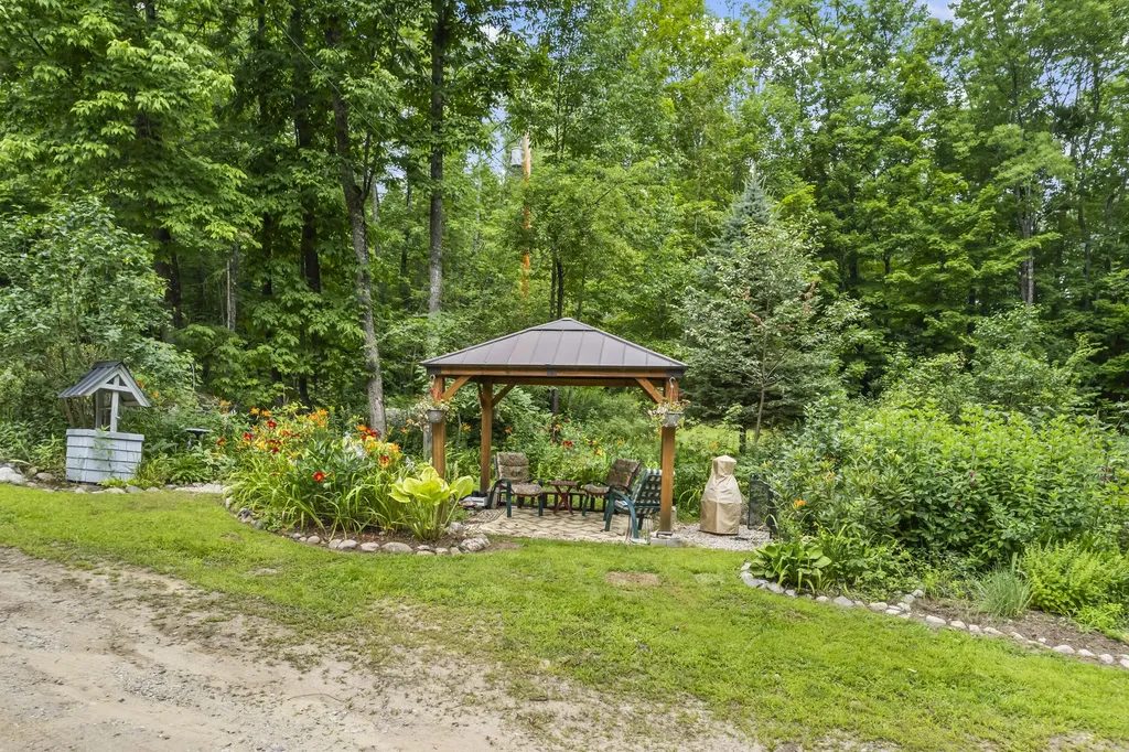 372 Bear Pond Road Waterford ME 04088