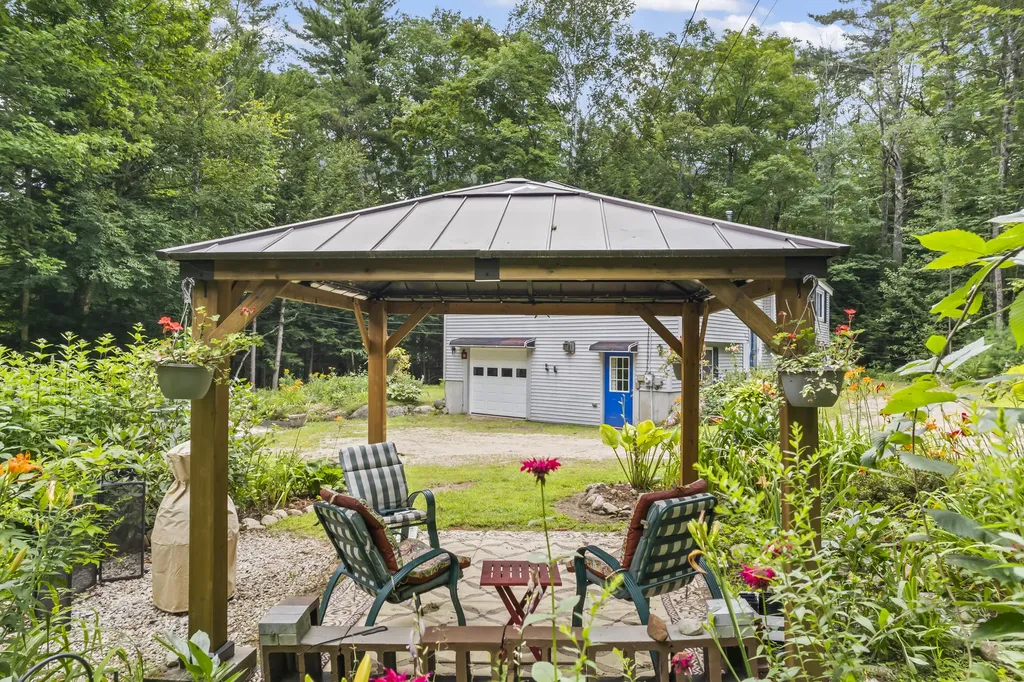 372 Bear Pond Road Waterford ME 04088