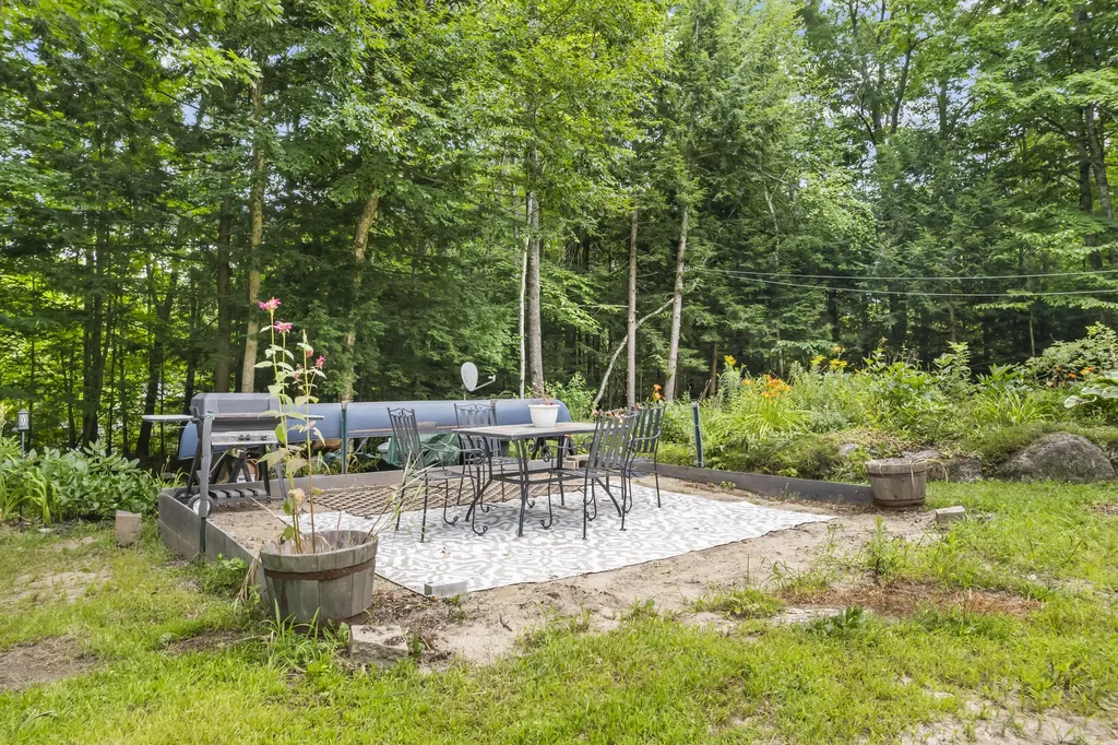 372 Bear Pond Road Waterford ME 04088