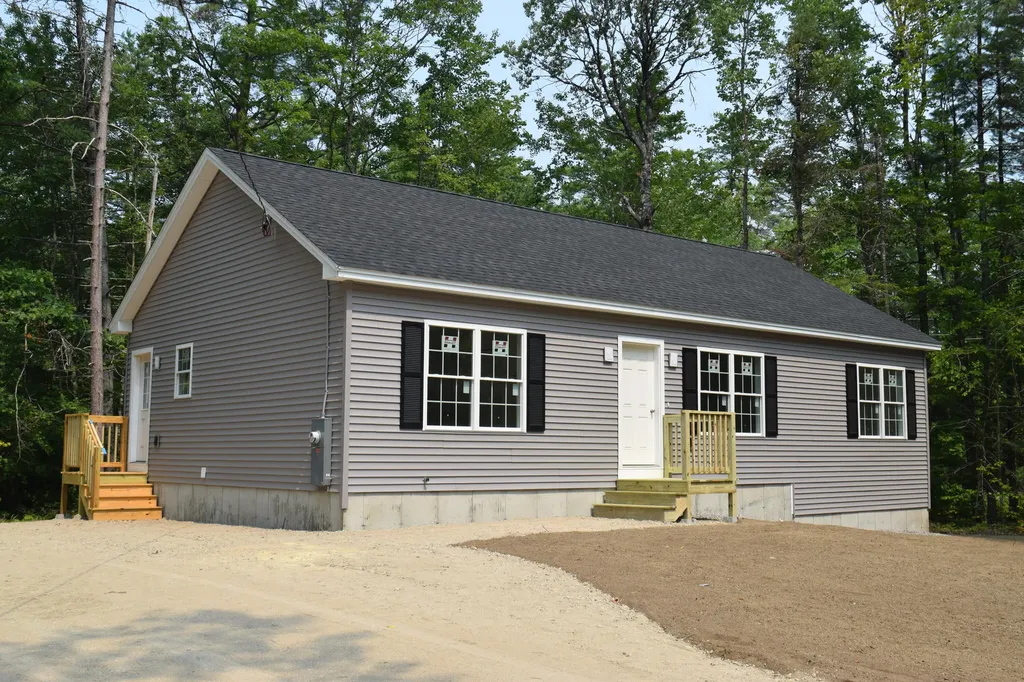 50 Fisher Drive Limerick ME 04048