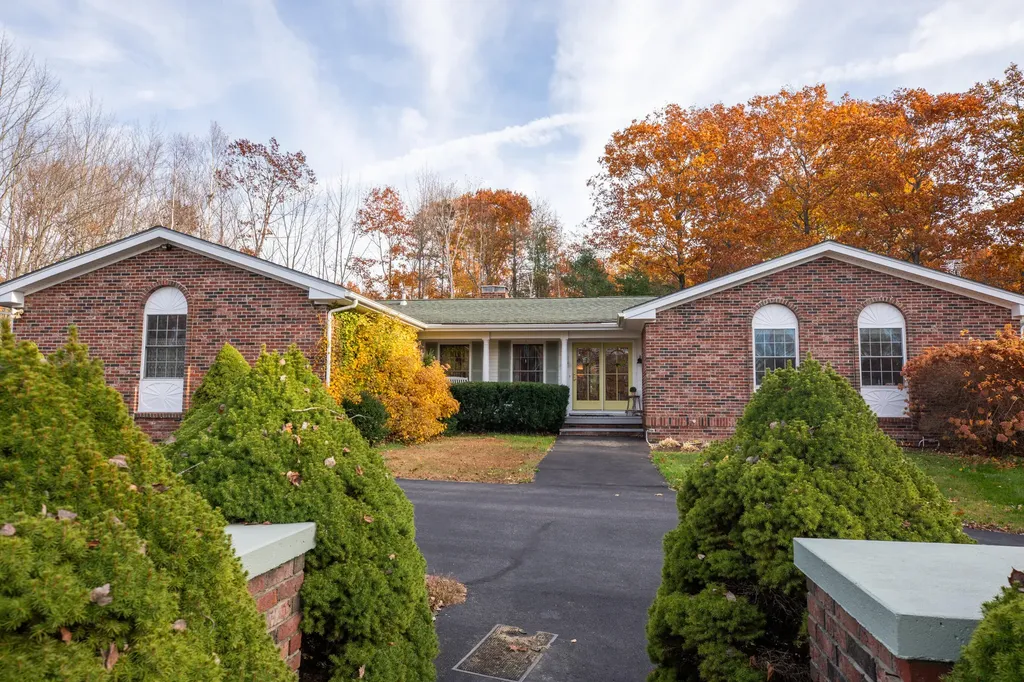 19 Jackson Drive Veazie ME 04401
