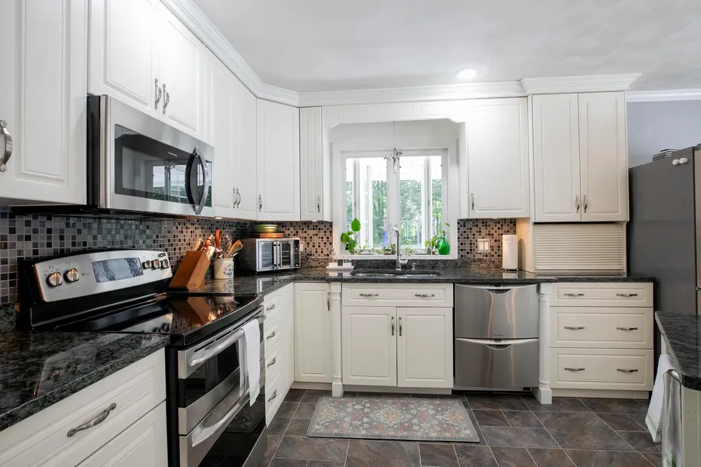 19 Jackson Drive Veazie ME 04401