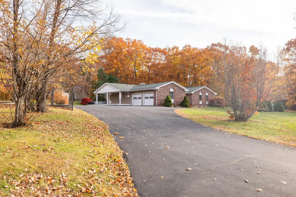 19 Jackson Drive Veazie ME 04401