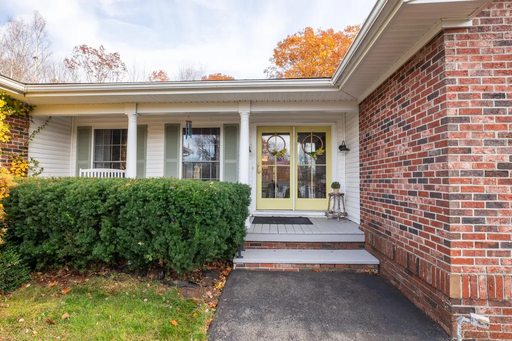 19 Jackson Drive Veazie ME 04401