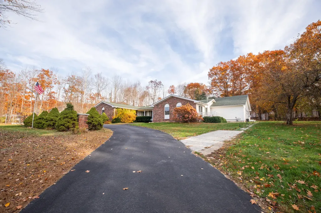 19 Jackson Drive Veazie ME 04401