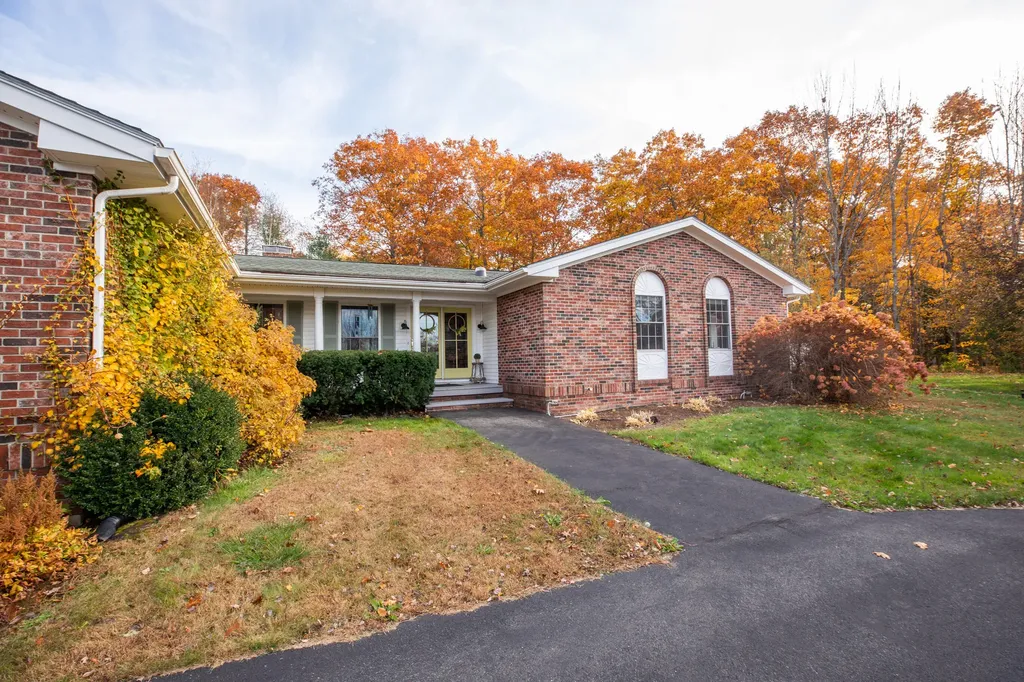 19 Jackson Drive Veazie ME 04401