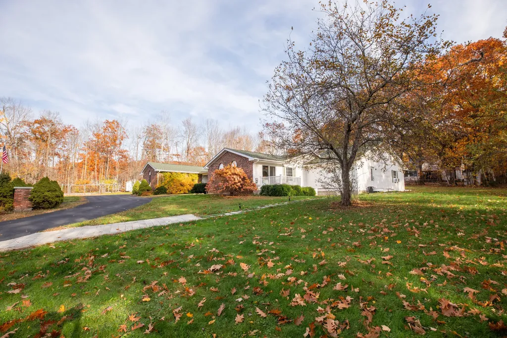 19 Jackson Drive Veazie ME 04401