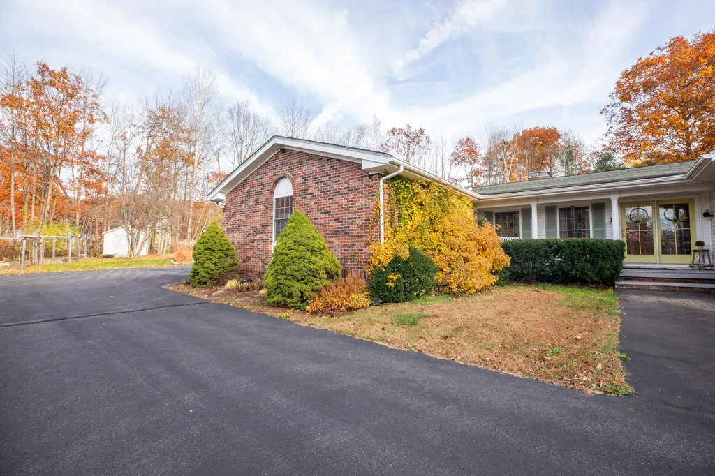 19 Jackson Drive Veazie ME 04401