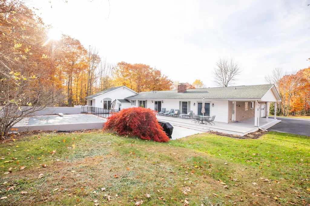 19 Jackson Drive Veazie ME 04401