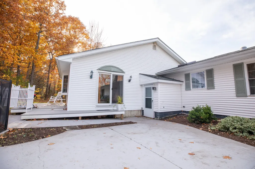 19 Jackson Drive Veazie ME 04401