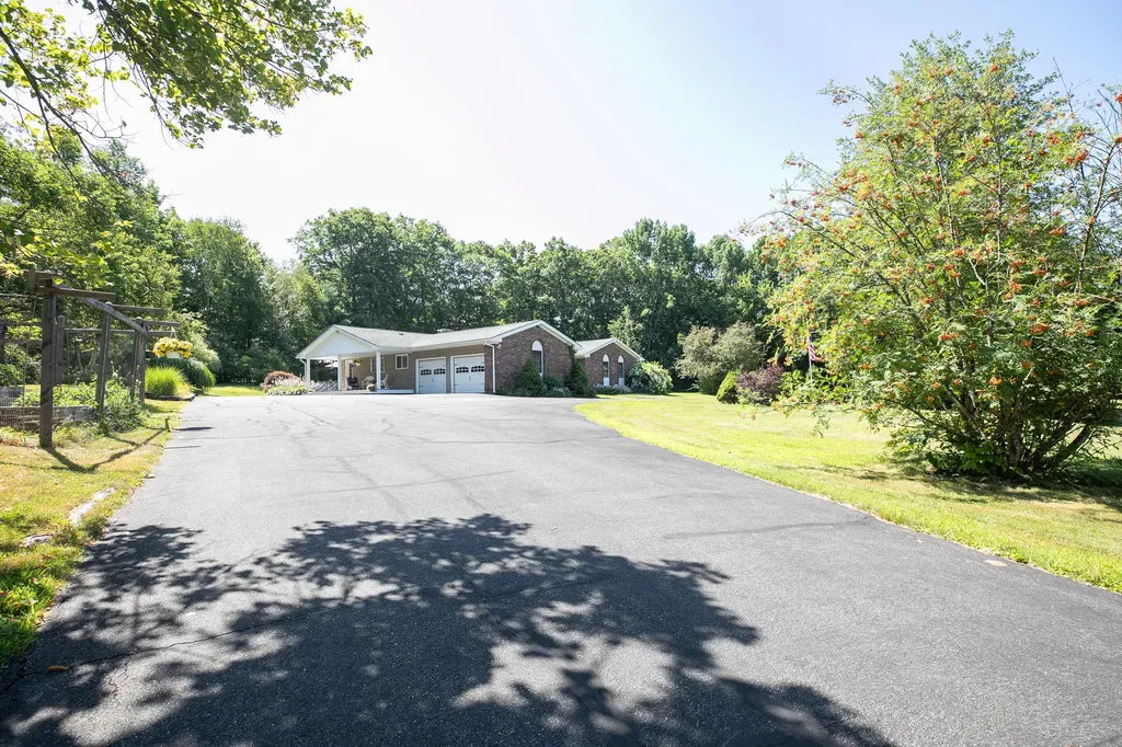 19 Jackson Drive Veazie ME 04401