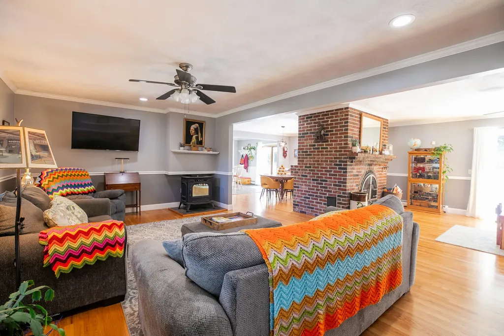 19 Jackson Drive Veazie ME 04401