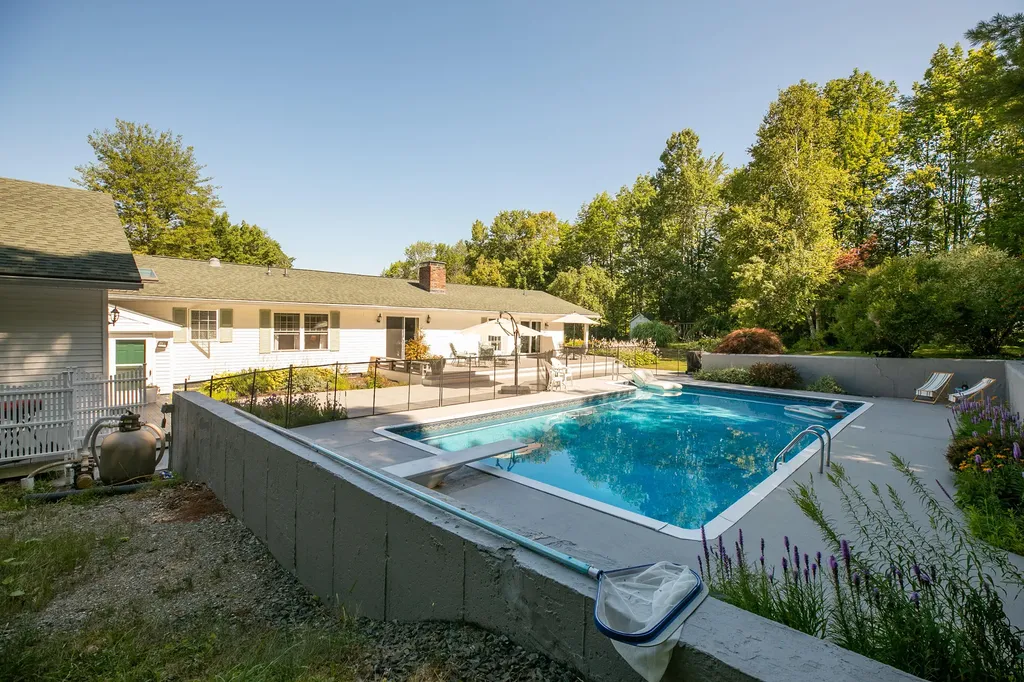19 Jackson Drive Veazie ME 04401