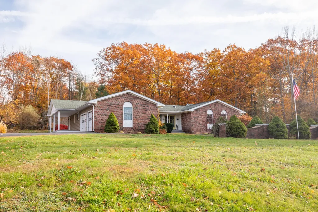 19 Jackson Drive Veazie ME 04401