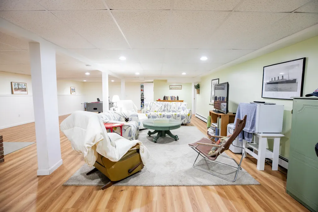 19 Jackson Drive Veazie ME 04401