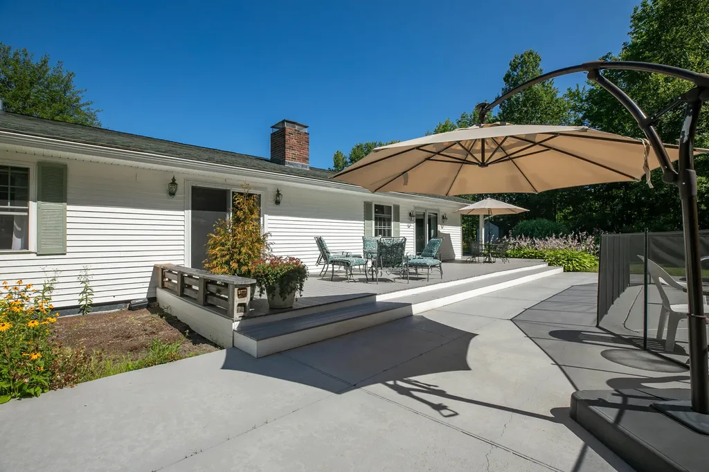 19 Jackson Drive Veazie ME 04401