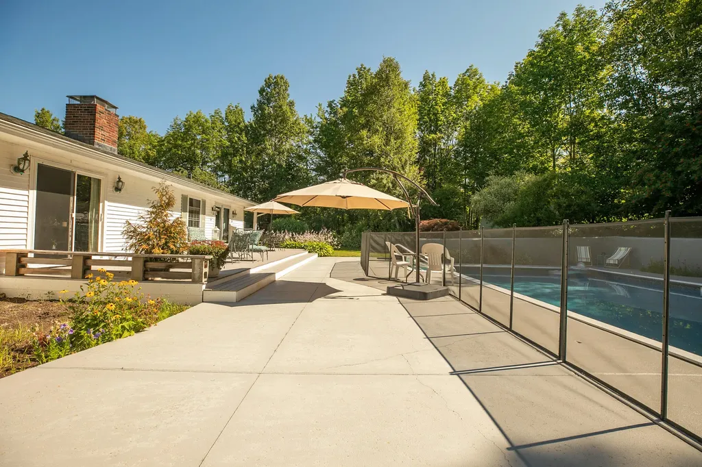 19 Jackson Drive Veazie ME 04401