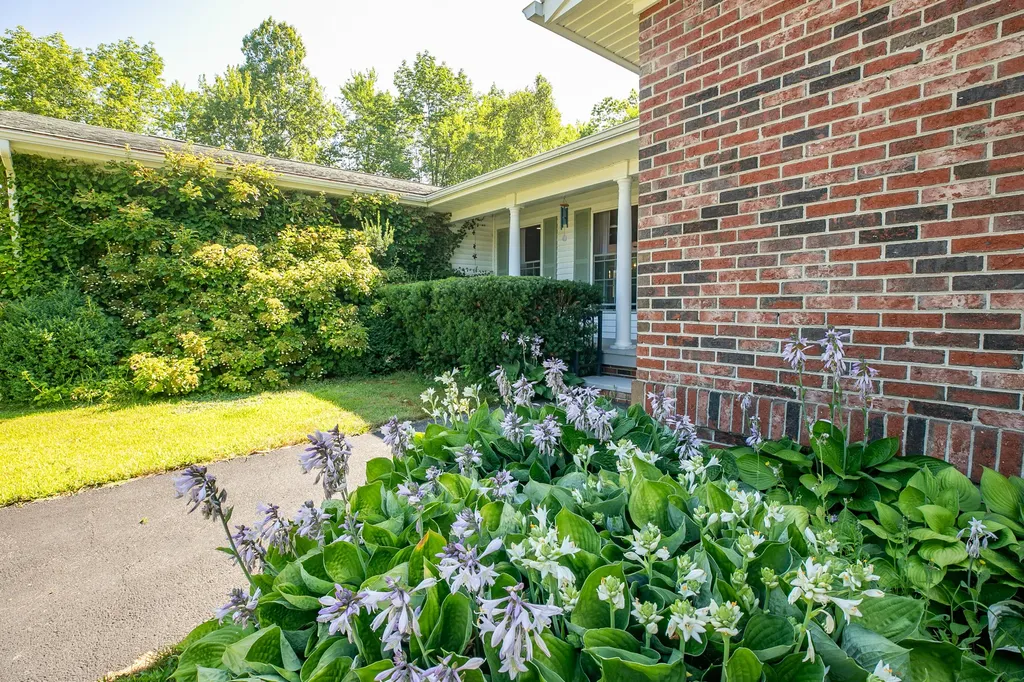 19 Jackson Drive Veazie ME 04401