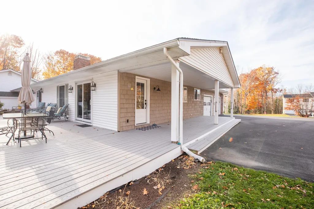19 Jackson Drive Veazie ME 04401