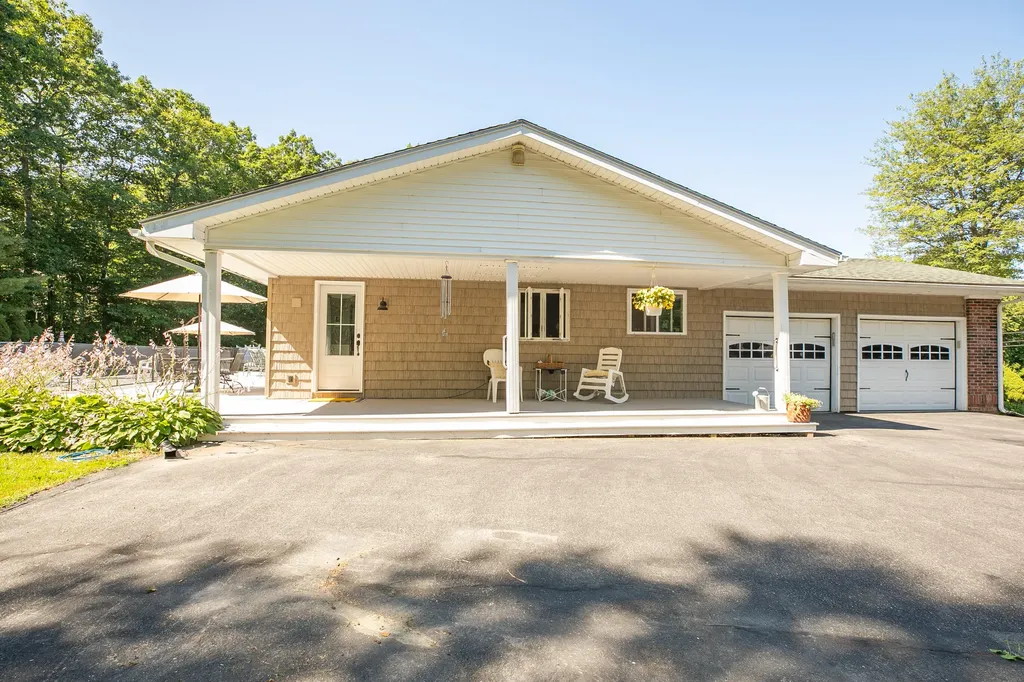 19 Jackson Drive Veazie ME 04401