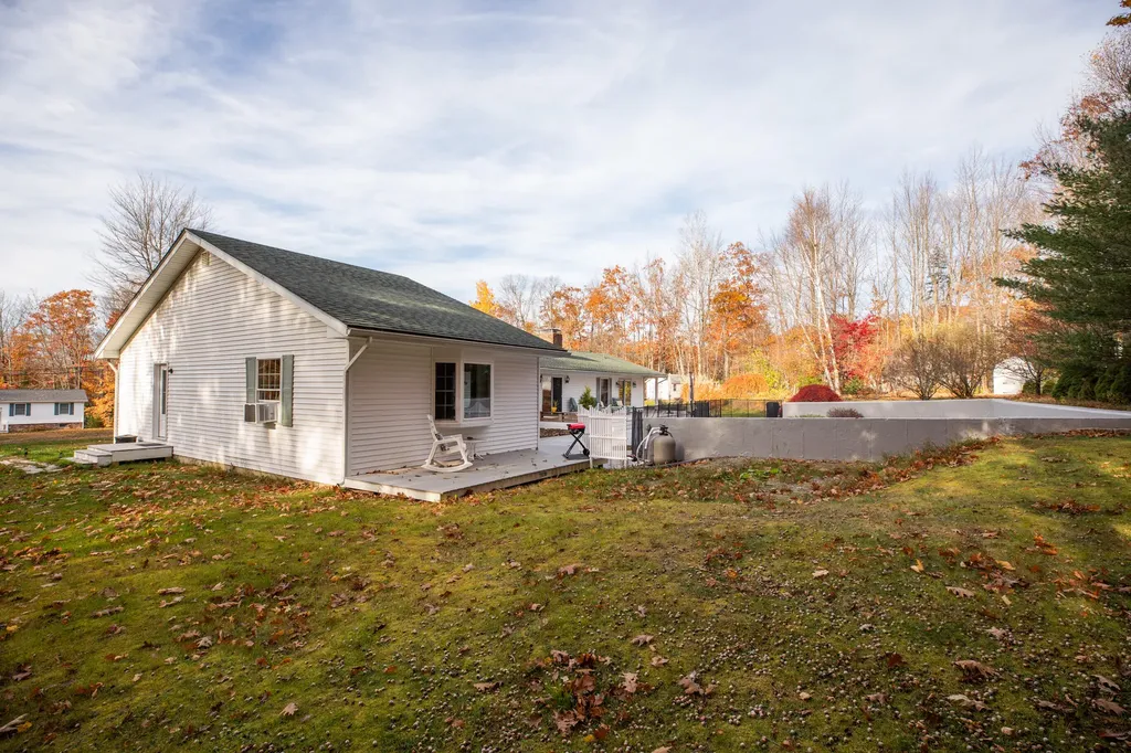 19 Jackson Drive Veazie ME 04401