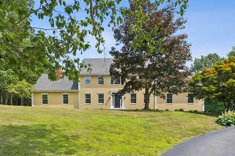 4 Victoria Lane Falmouth ME 04105