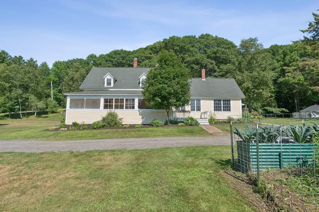 105 High Street Winthrop ME 04364