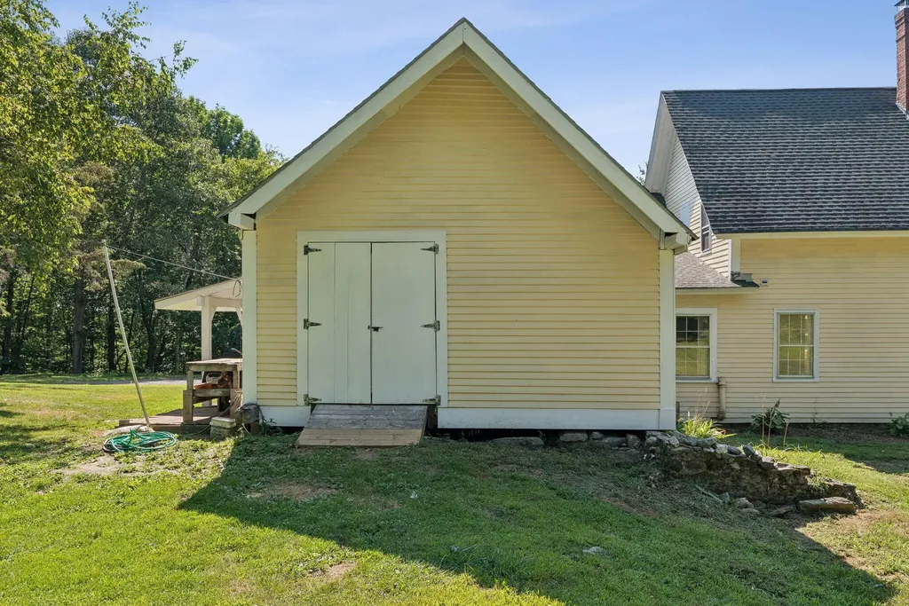 105 High Street Winthrop ME 04364