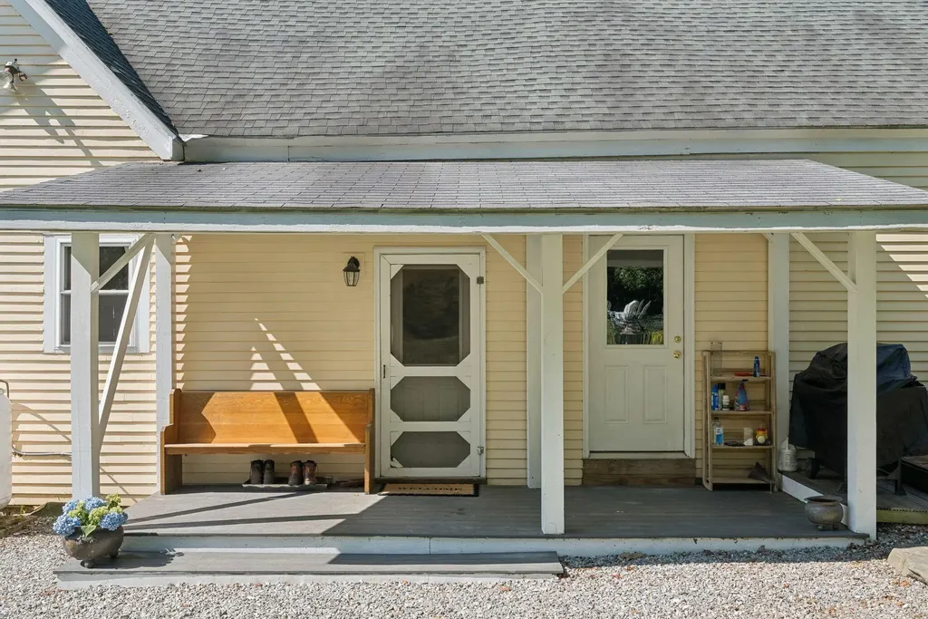 105 High Street Winthrop ME 04364