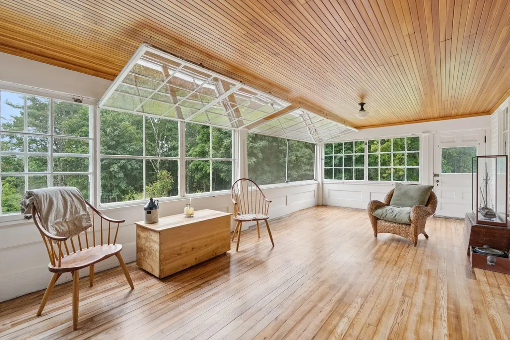 105 High Street Winthrop ME 04364
