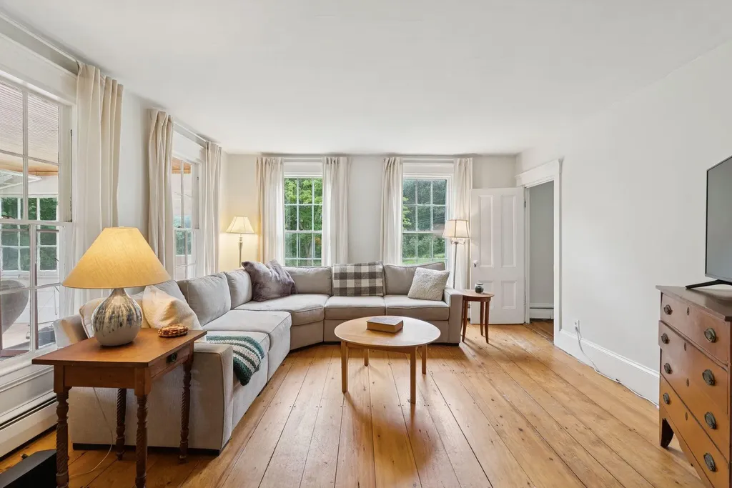 105 High Street Winthrop ME 04364