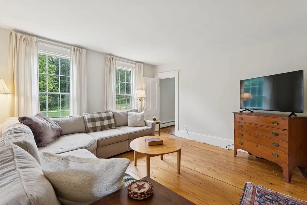 105 High Street Winthrop ME 04364