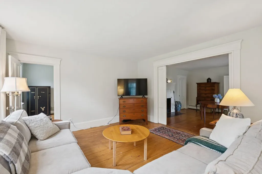 105 High Street Winthrop ME 04364