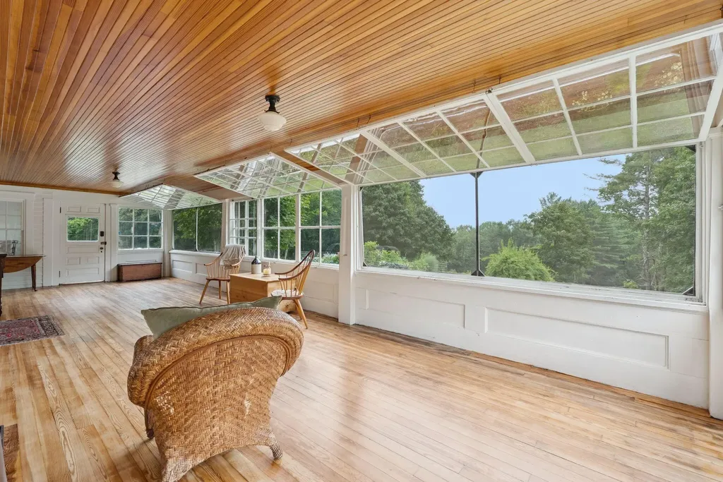 105 High Street Winthrop ME 04364