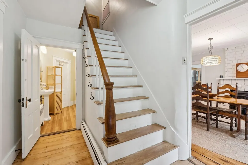 105 High Street Winthrop ME 04364