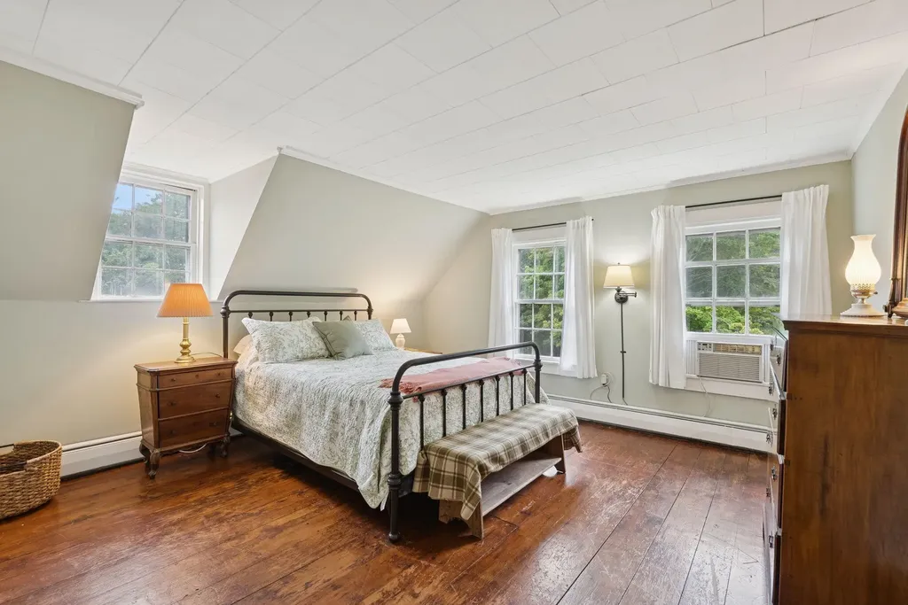105 High Street Winthrop ME 04364