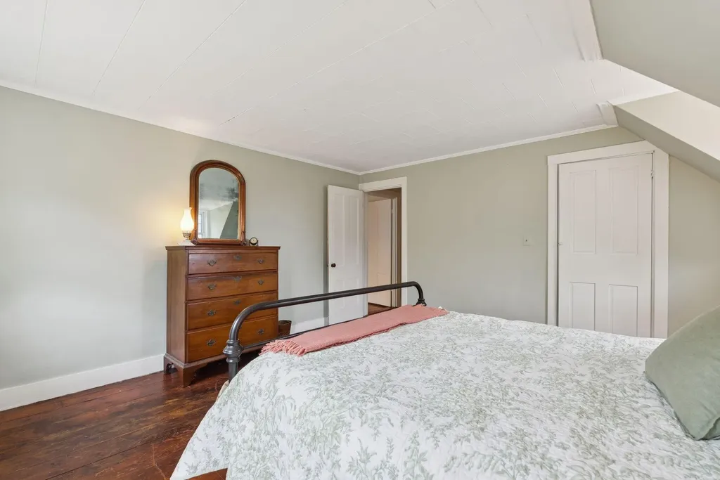 105 High Street Winthrop ME 04364