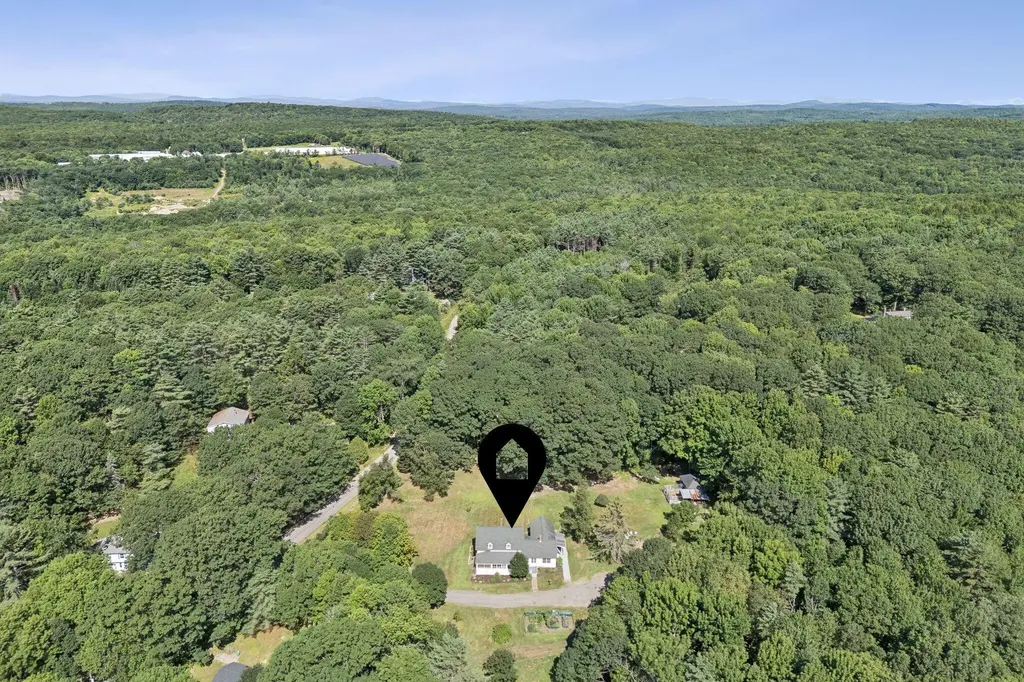 105 High Street Winthrop ME 04364