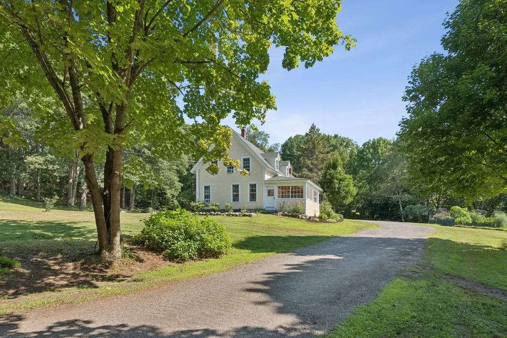 105 High Street Winthrop ME 04364