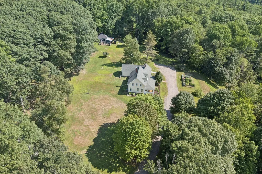 105 High Street Winthrop ME 04364