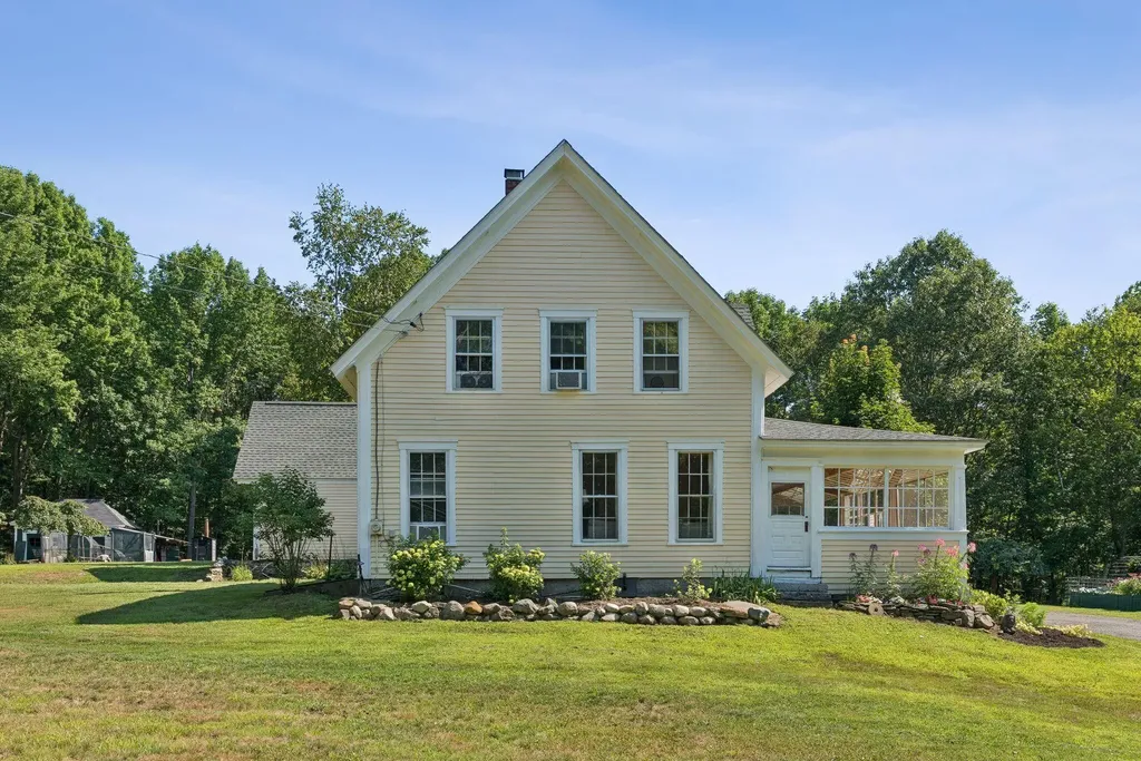 105 High Street Winthrop ME 04364