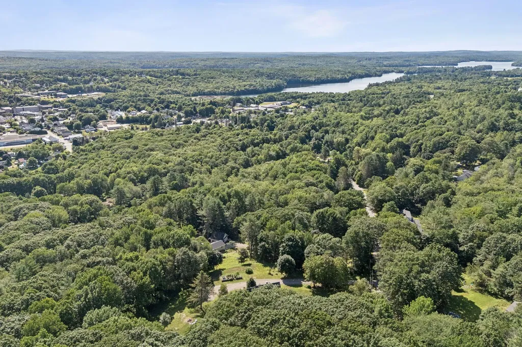 105 High Street Winthrop ME 04364