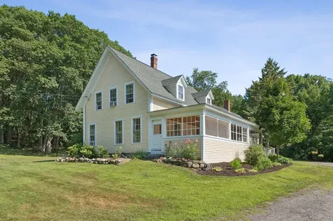 105 High Street Winthrop ME 04364